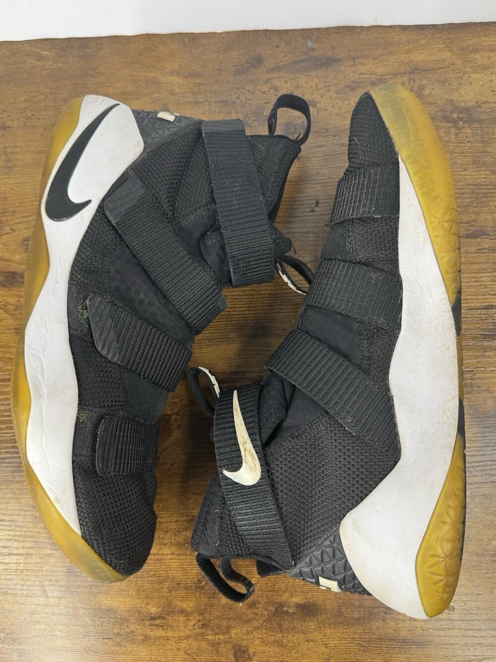Nike LeBron James Soldier 11 XI Black Gum Basketball Shoes Men’s 11 READ